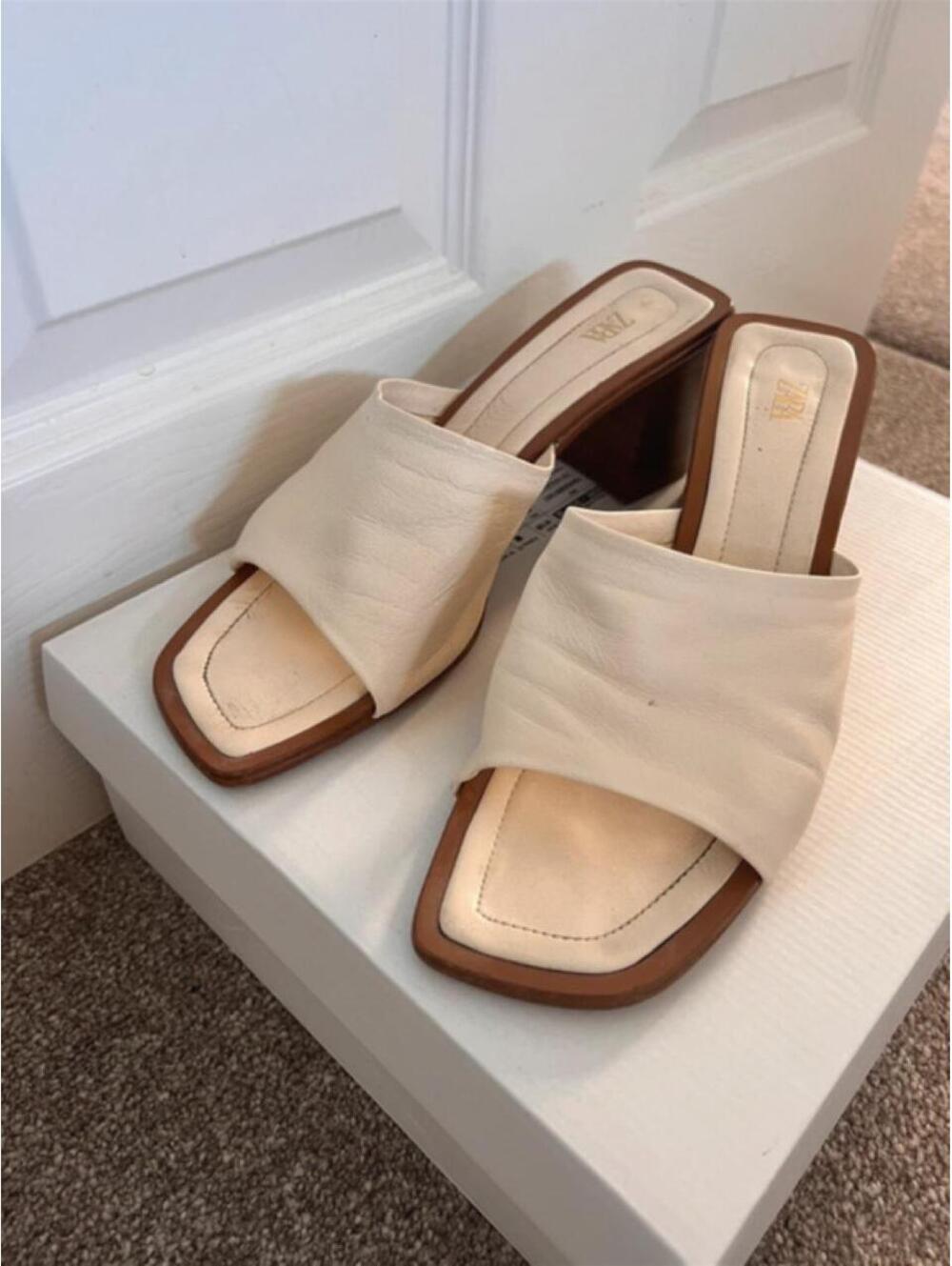 Zara Women's Cream and White Sandal